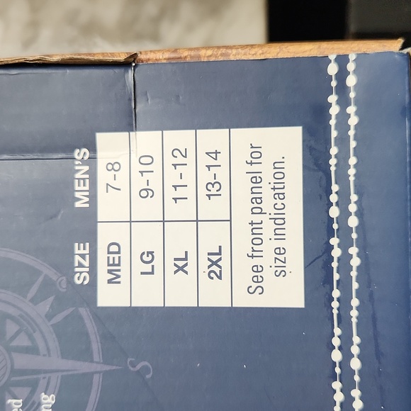 Men's Slippers - Picture 3 of 4